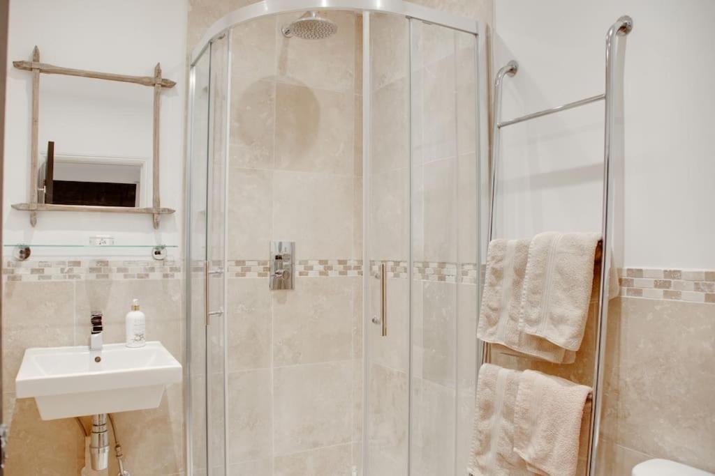 Princes Villa - Large Fully Self Contained Flat, 5 Minutes From The Sea Hastings Zewnętrze zdjęcie