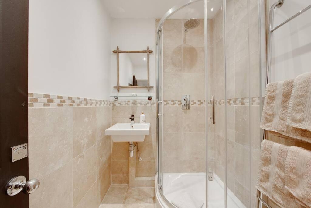 Princes Villa - Large Fully Self Contained Flat, 5 Minutes From The Sea Hastings Zewnętrze zdjęcie